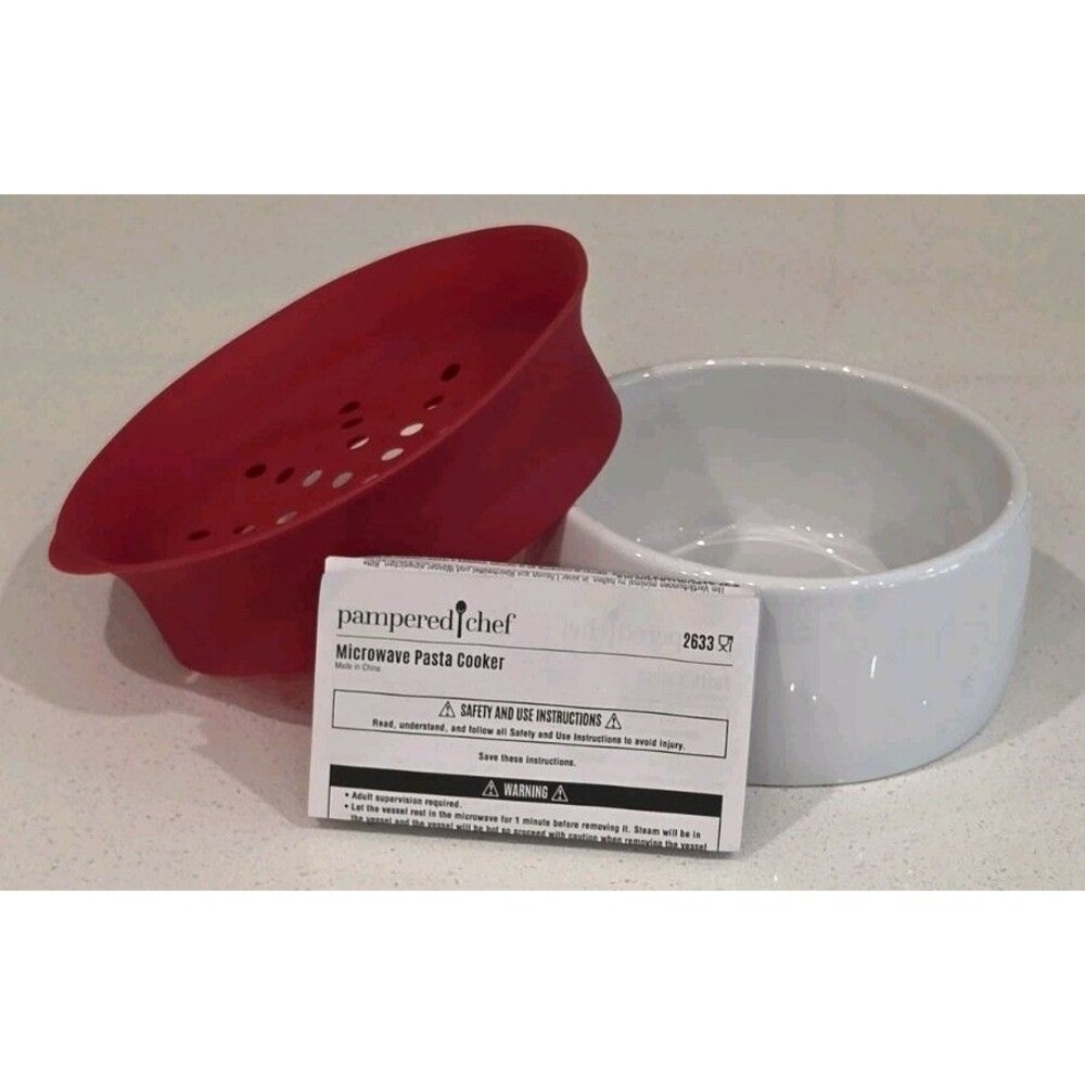 Pampered Chef Microwave Pasta Cooker 2633 New and Used (2 Bowls/1Lid)